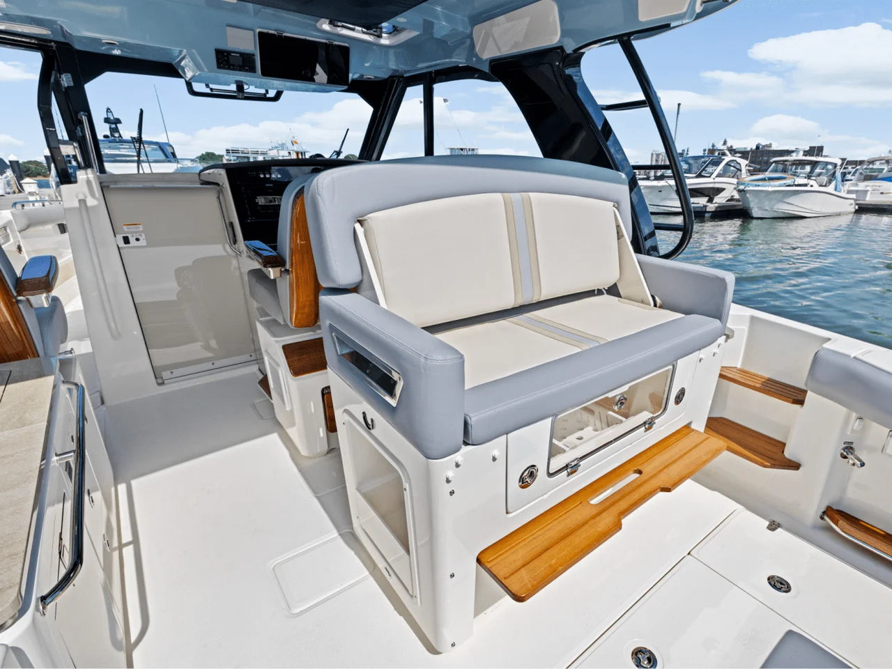 2025 Boston Whaler 380 Realm 38.0 feet, Clearwater, Florida #17