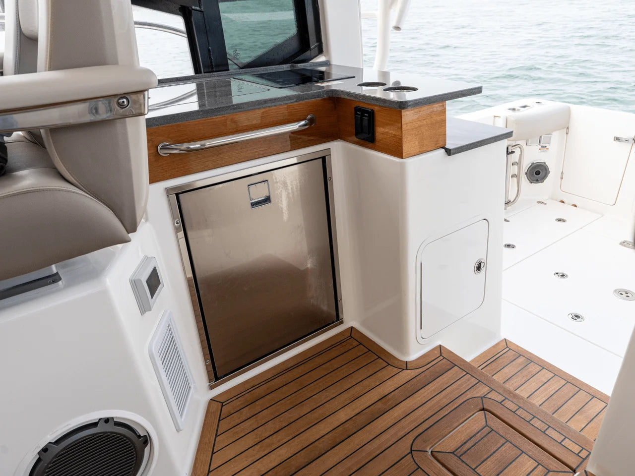 2026 Boston Whaler 365 Conquest 36.0 feet, Clearwater, Florida #81