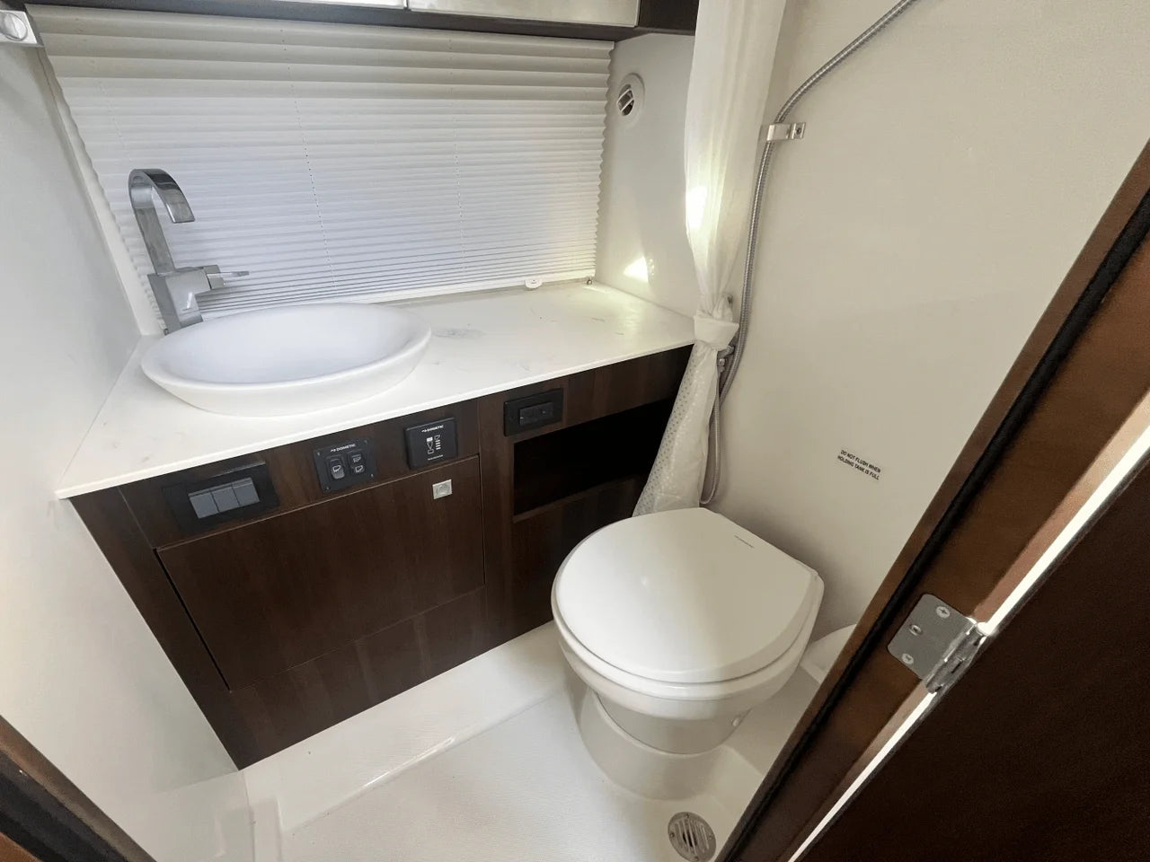 2025 Cruisers Yachts 34 GLS Outboard 34.0 feet, Clearwater, Florida #21