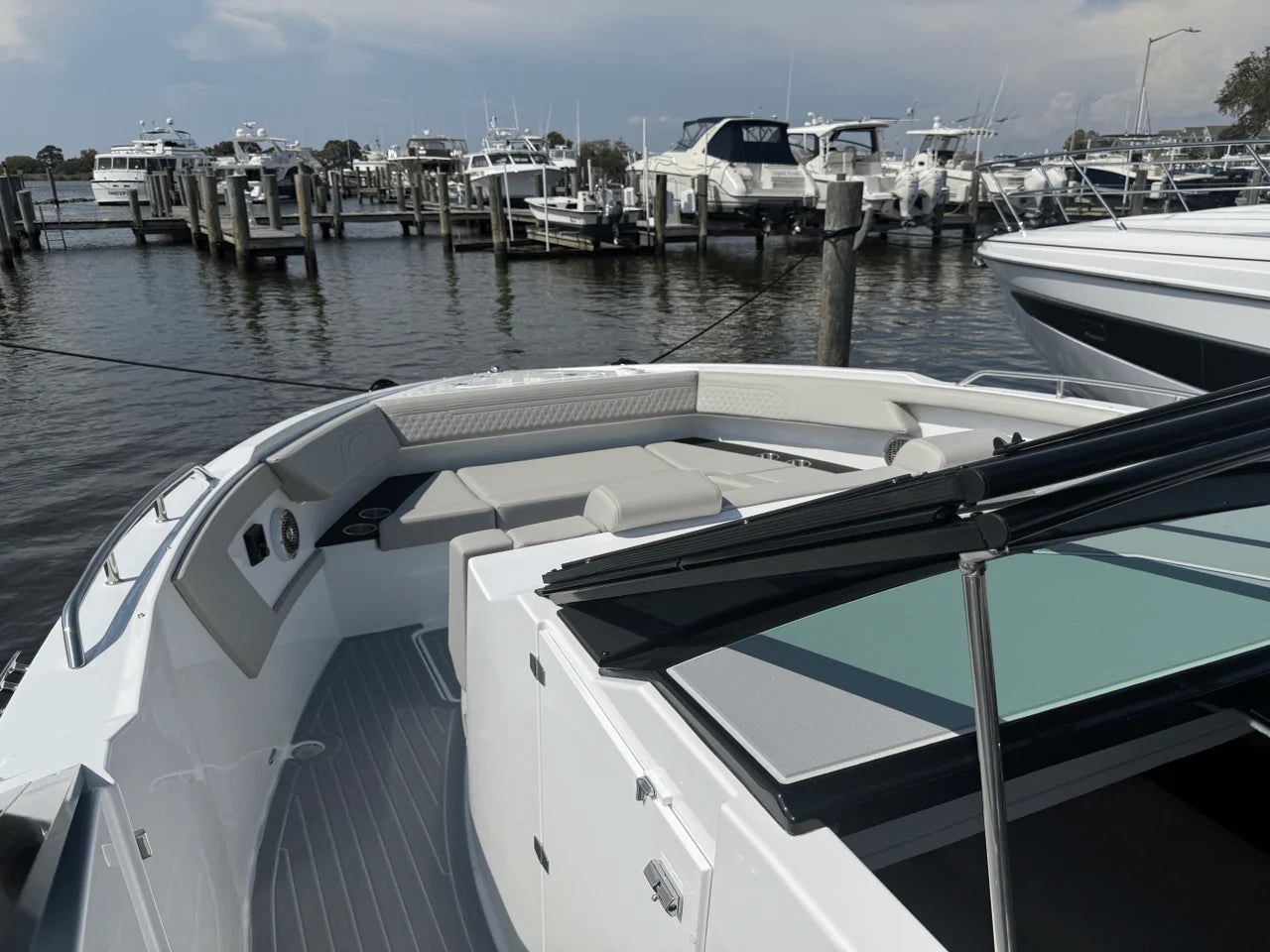 2026 Cruisers Yachts 34 GLS Outboard 34.0 feet, Clearwater, Florida #28