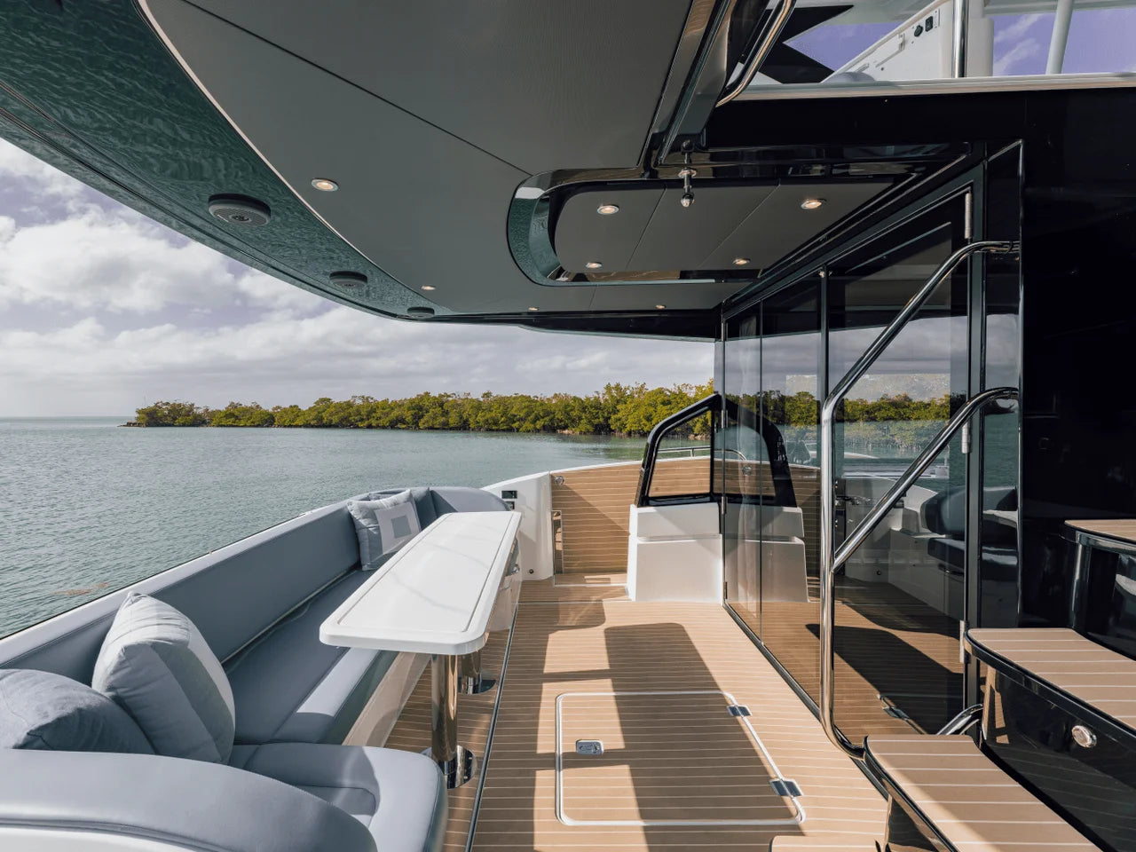 2027 Cruisers Yachts 57FLY 57.0 feet, Clearwater, Florida #38