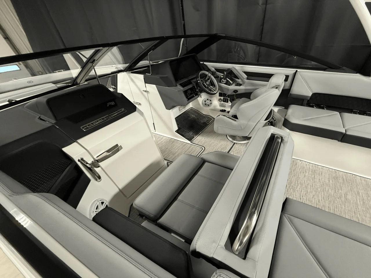 2025 Cobalt R8 Outboard 28.0 feet, Crosslake, MN #10