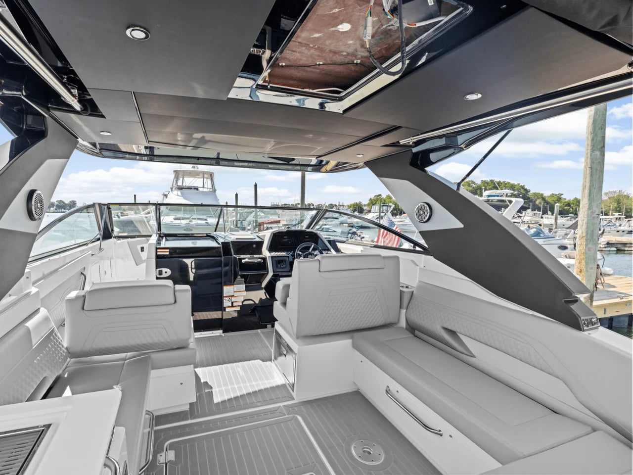 2026 Cruisers Yachts 34 GLS Outboard 34.0 feet, Clearwater, Florida #15