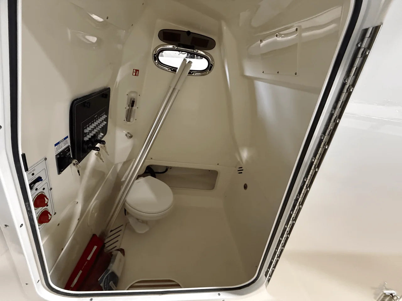 2026 Boston Whaler 250 Outrage 25.0 feet, Clearwater, Florida #9