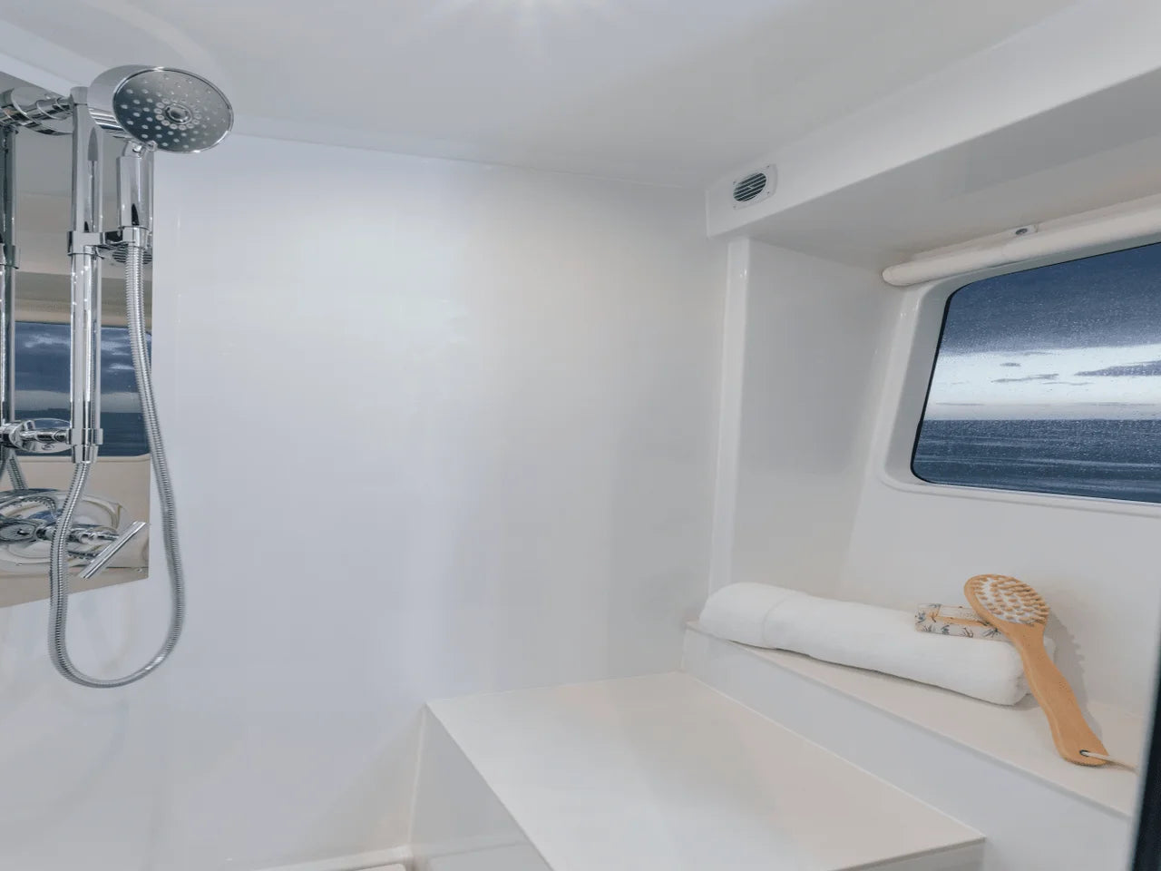 2027 Cruisers Yachts 57FLY 57.0 feet, Clearwater, Florida #91