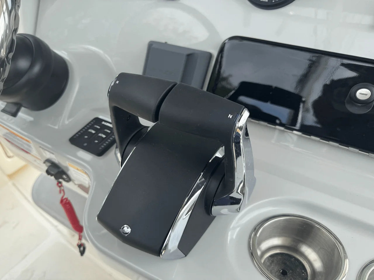 2026 Boston Whaler 250 Outrage 25.0 feet, Clearwater, Florida #21