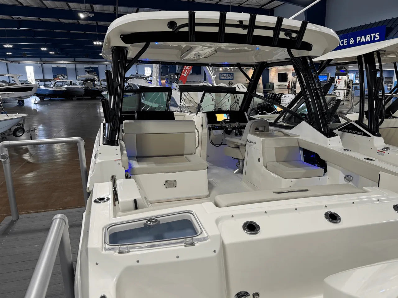 2025 Boston Whaler 280 Vantage 28.0 feet, Clearwater, Florida #4