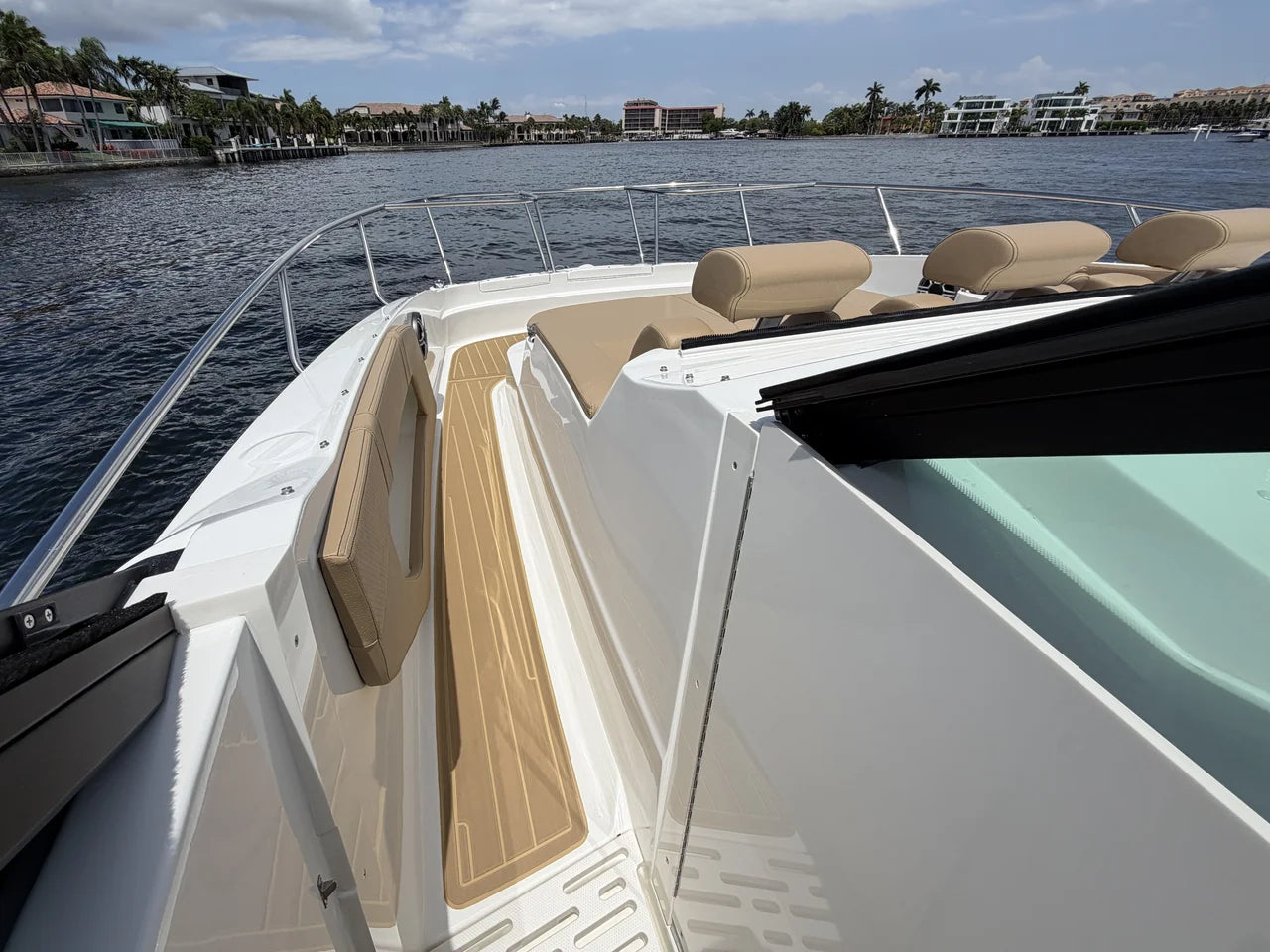 2026 Sea Ray Sundancer 320 Outboard 32.0 feet, Clearwater, Florida #47