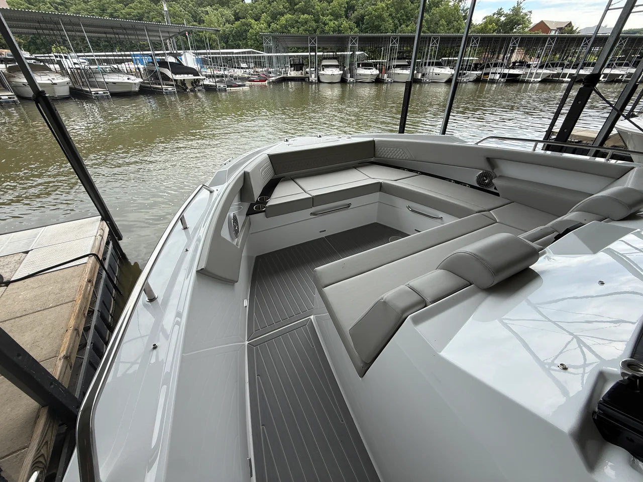 2027 Cruisers Yachts 42 GLS Outboard 42.0 feet, Clearwater, Florida #10