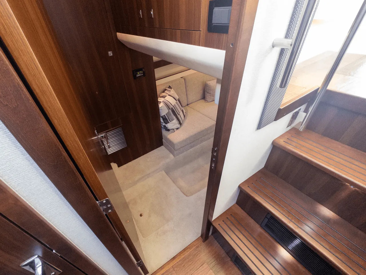 2024 Cruisers Yachts 42 Cantius 42.0 feet, Clearwater, Florida #51