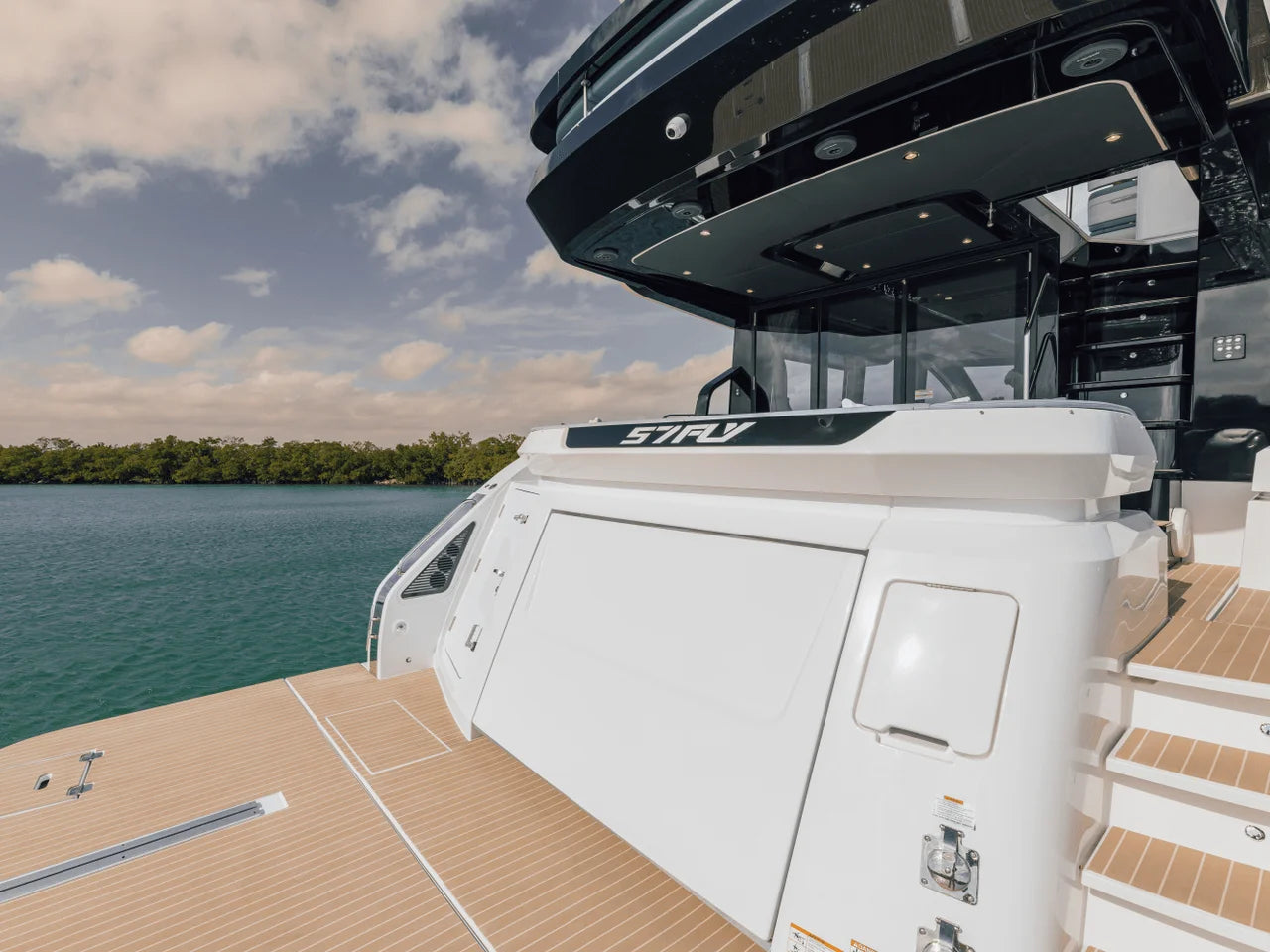 2027 Cruisers Yachts 57FLY 57.0 feet, Clearwater, Florida #40