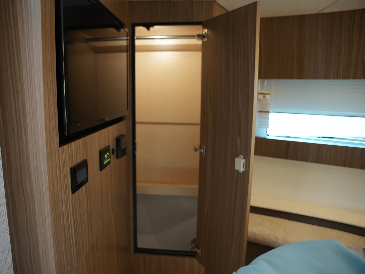 2025 Cruisers Yachts 46 Cantius 46.0 feet, Clearwater, Florida #54