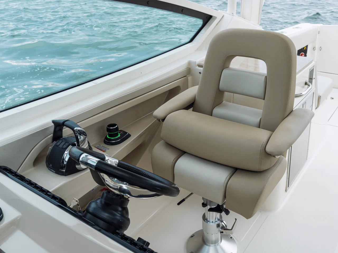 2026 Boston Whaler 280 Vantage 28.0 feet, Clearwater, Florida #57