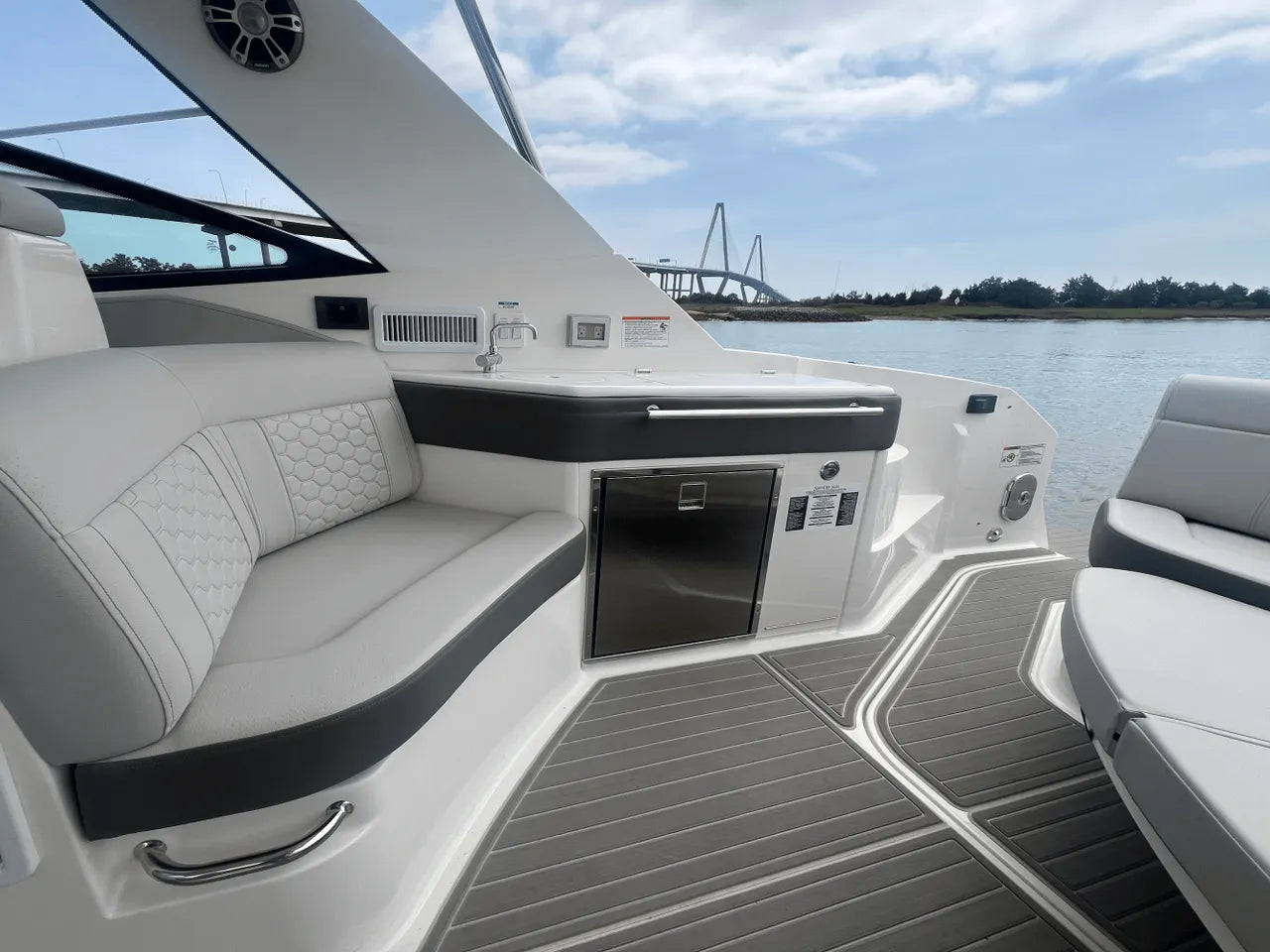 2025 Sea Ray Sundancer 320 Outboard 32.0 feet, Clearwater, Florida #12