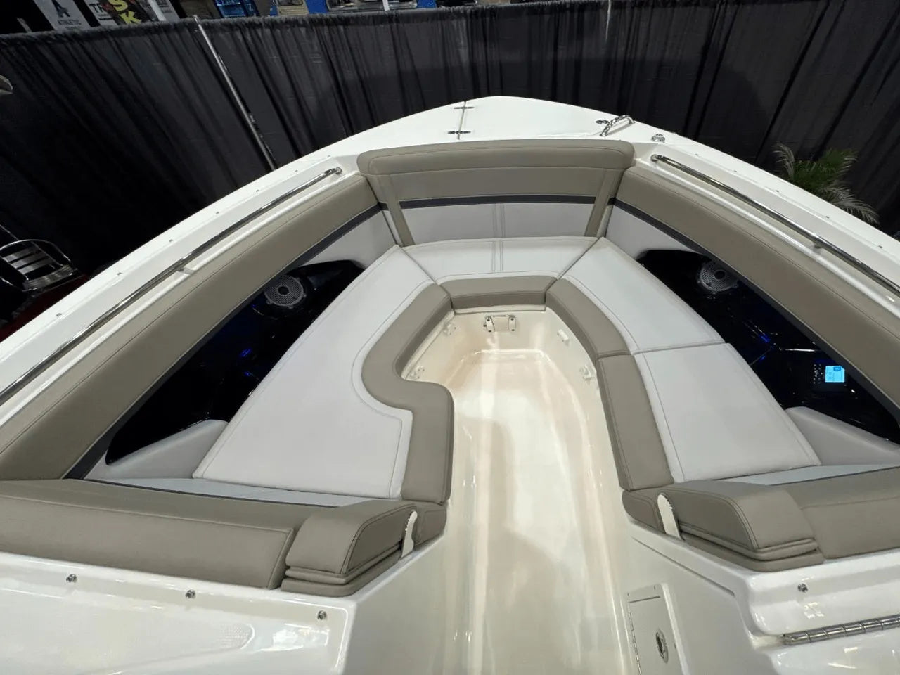 2025 Boston Whaler 280 Vantage 28.0 feet, Clearwater, Florida #24
