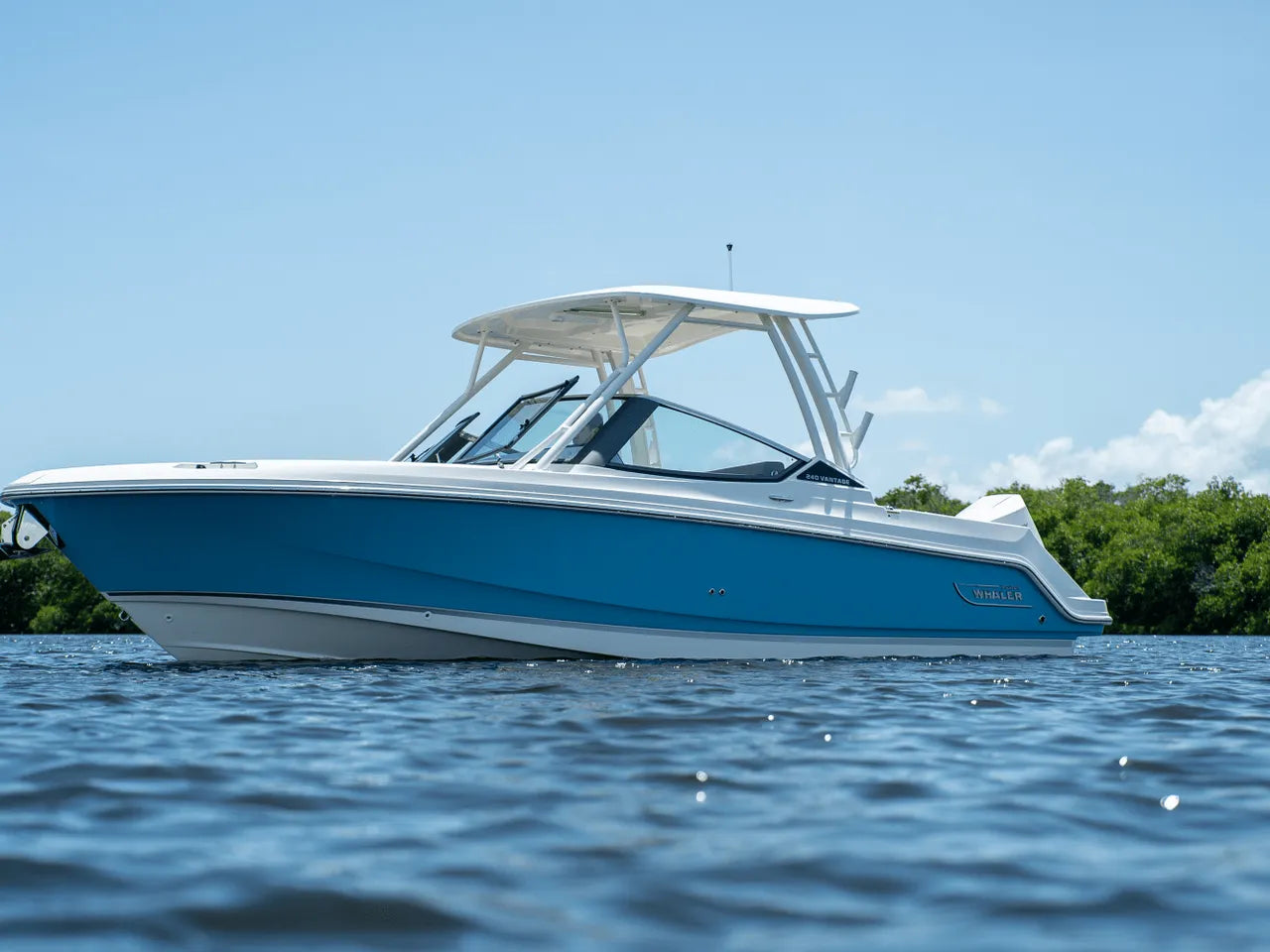 2025 Boston Whaler 240 Vantage 24.0 feet, Clearwater, Florida #3