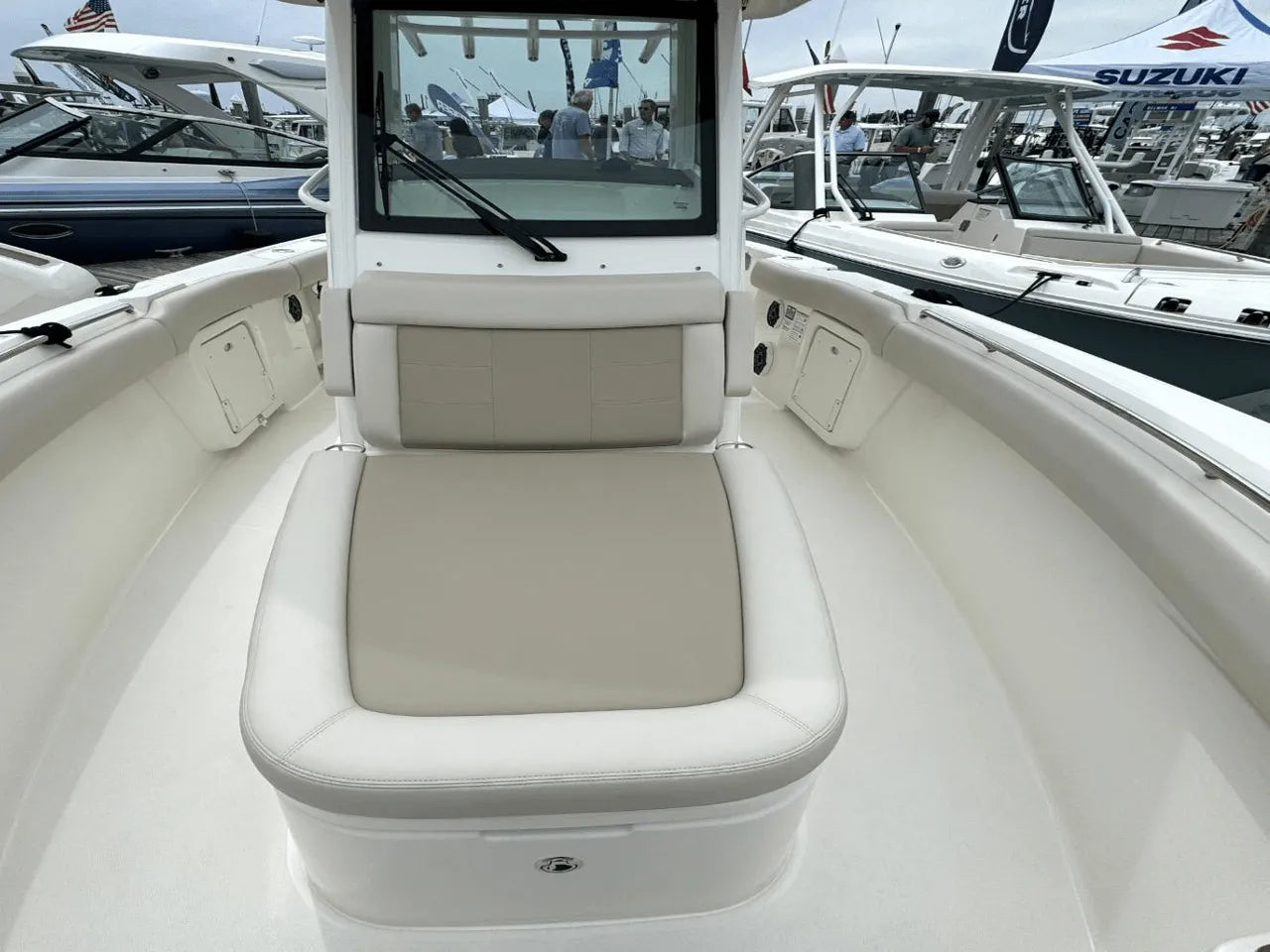 2025 Boston Whaler 280 Outrage 28.0 feet, Clearwater, Florida #31