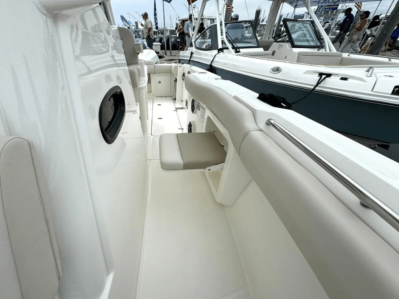 2025 Boston Whaler 280 Outrage 28.0 feet, Clearwater, Florida #27