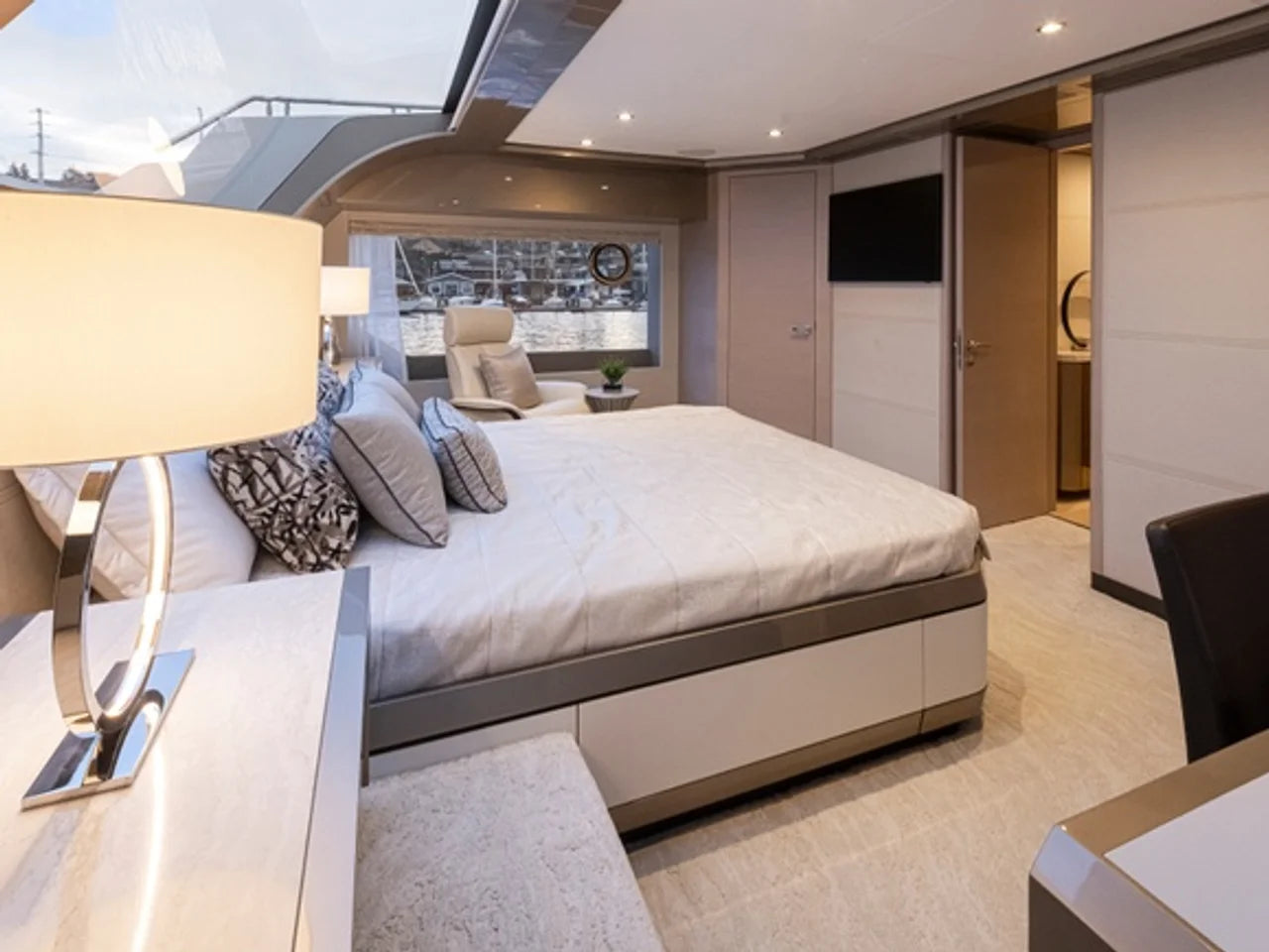 2027 Ocean Alexander 27R 93.0 feet, Clearwater, Florida #59