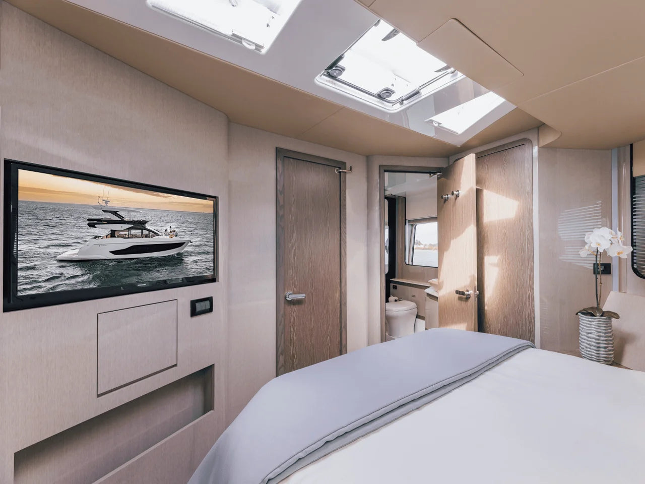 2027 Cruisers Yachts 57FLY 57.0 feet, Clearwater, Florida #98