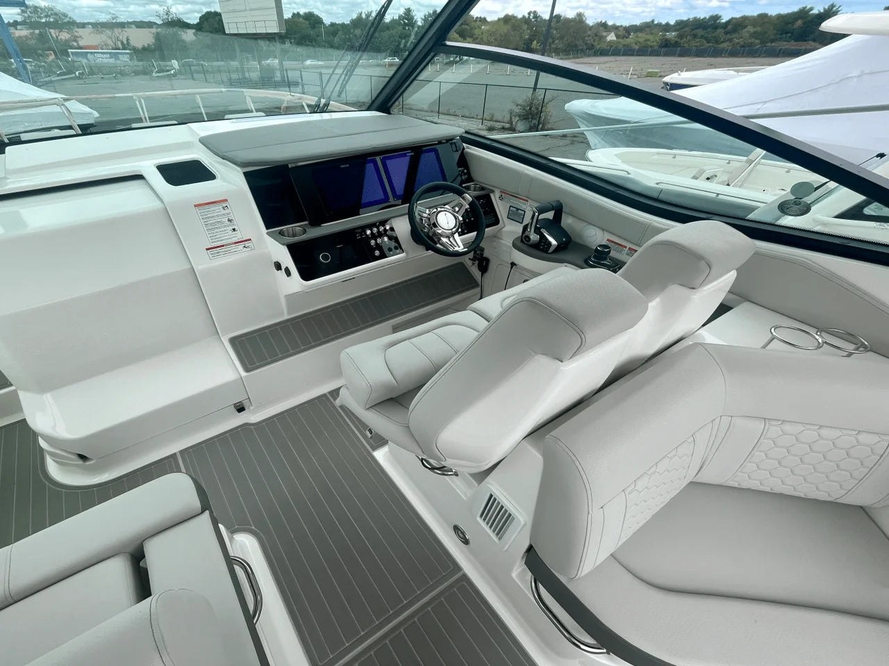 2026 Sea Ray Sundancer 320 Outboard 32.0 feet, Clearwater, Florida #11