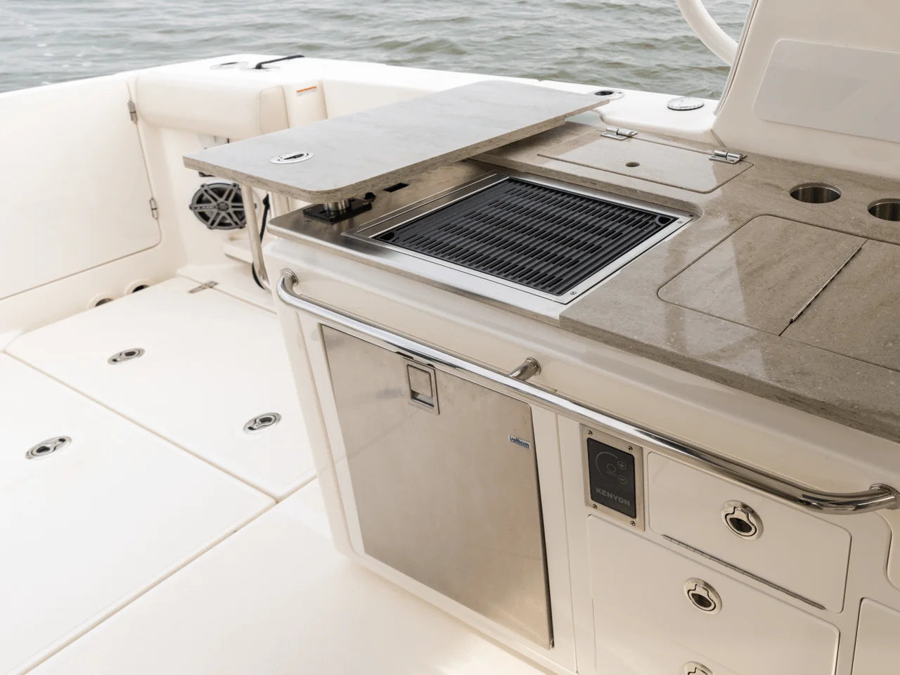 2026 Boston Whaler 380 Realm 38.0 feet, Clearwater, Florida #98