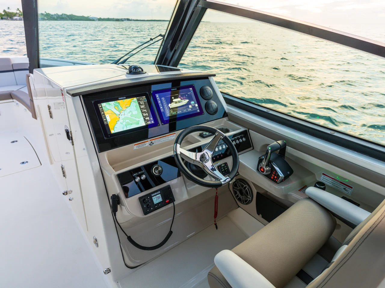 2026 Boston Whaler 330 Vantage 33.0 feet, Clearwater, Florida #25