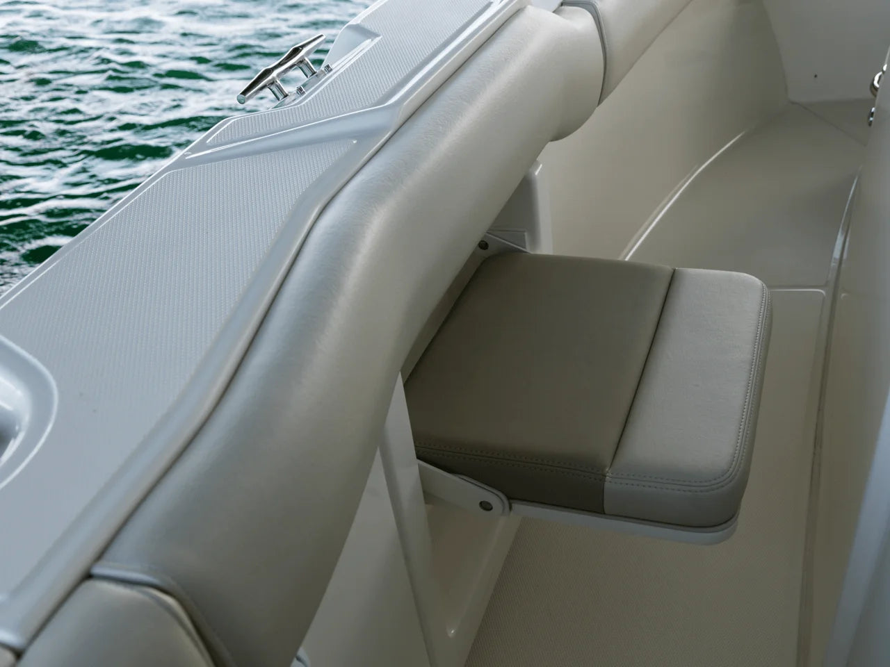 2026 Boston Whaler 250 Outrage 25.0 feet, Clearwater, Florida #74