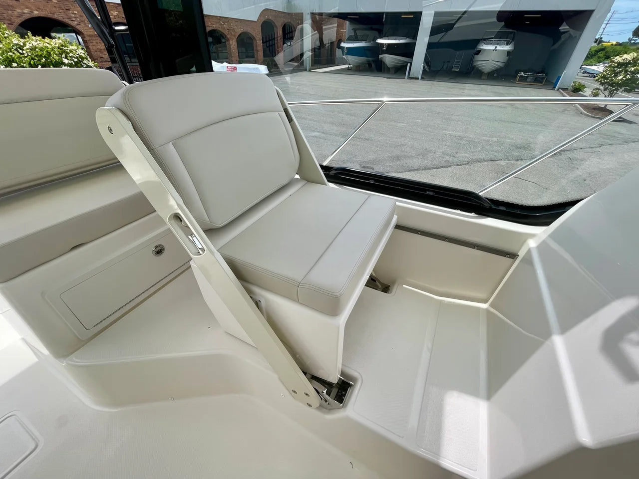 2026 Boston Whaler 325 Conquest 32.0 feet, Clearwater, Florida #13