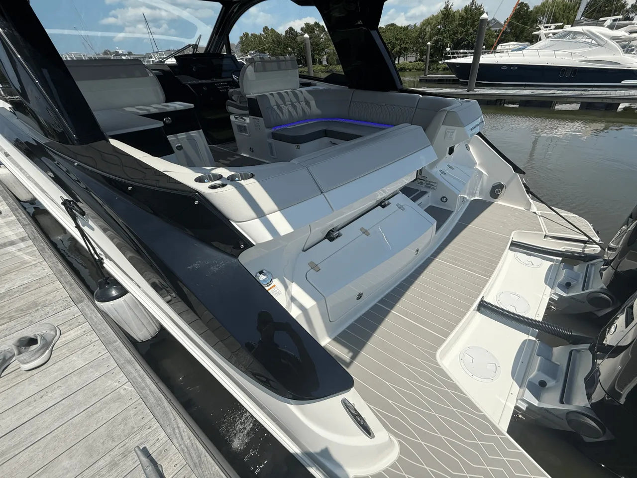 2025 Sea Ray Sundancer 370 Outboard 37.0 feet, Clearwater, Florida #13