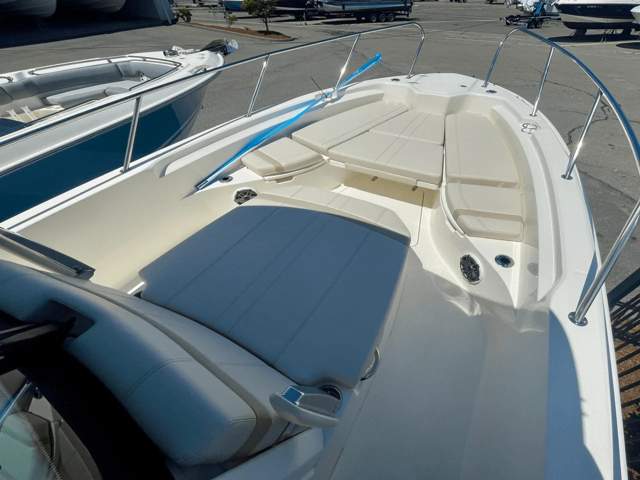 2025 Boston Whaler 280 Dauntless 28.0 feet, Clearwater, Florida #17