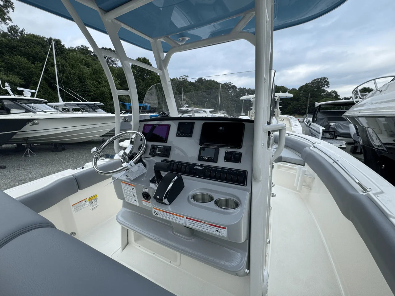 2026 Boston Whaler 230 Outrage 23.0 feet, Clearwater, Florida #25