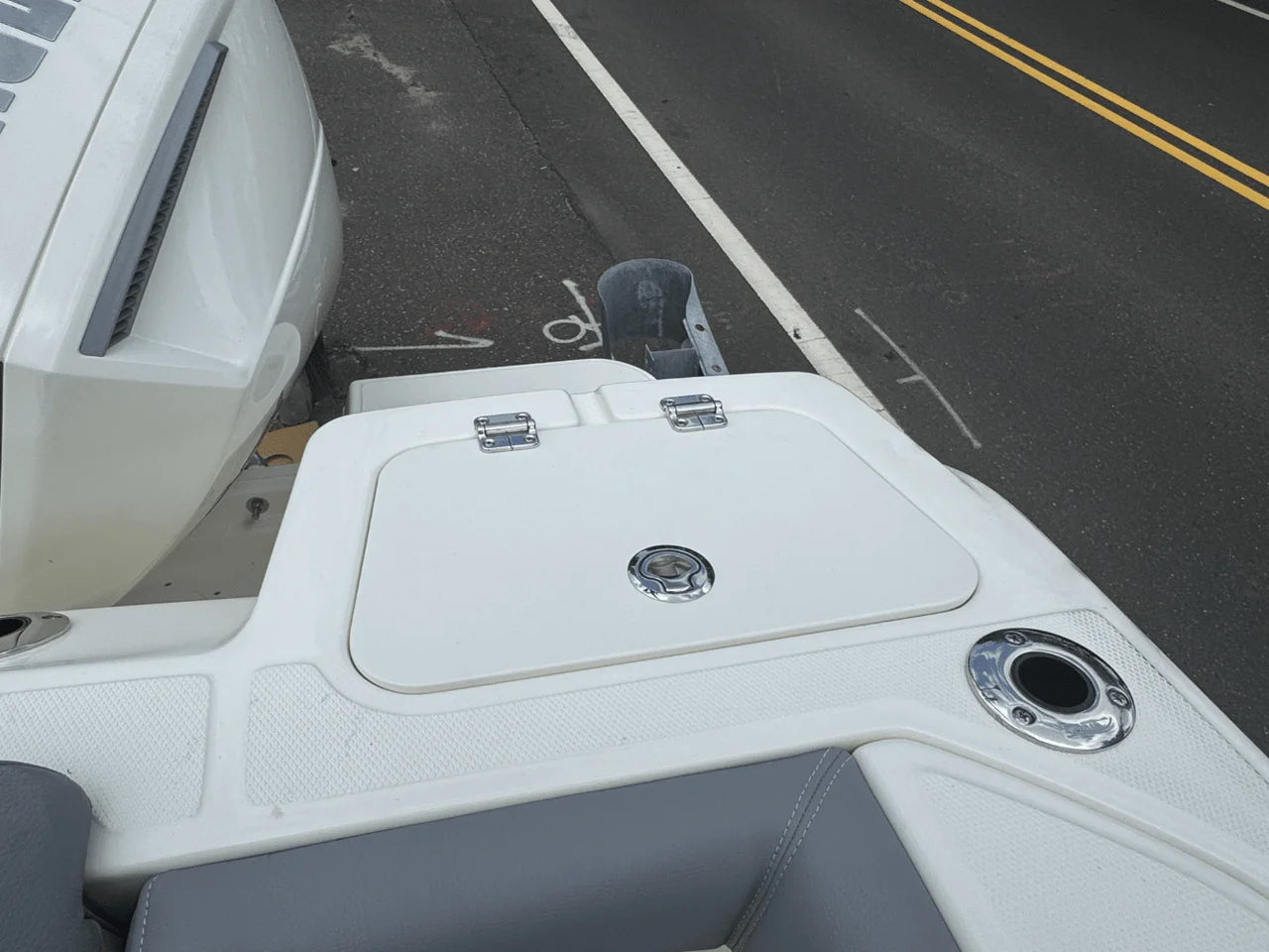 2026 Boston Whaler 250 Outrage 25.0 feet, Clearwater, Florida #11