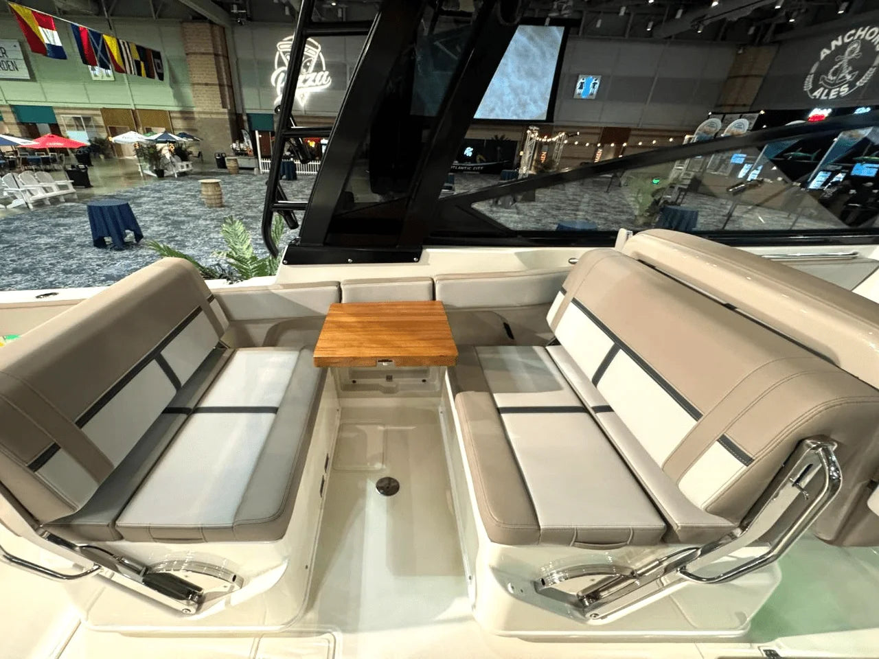 2025 Boston Whaler 330 Vantage 33.0 feet, Clearwater, Florida #12