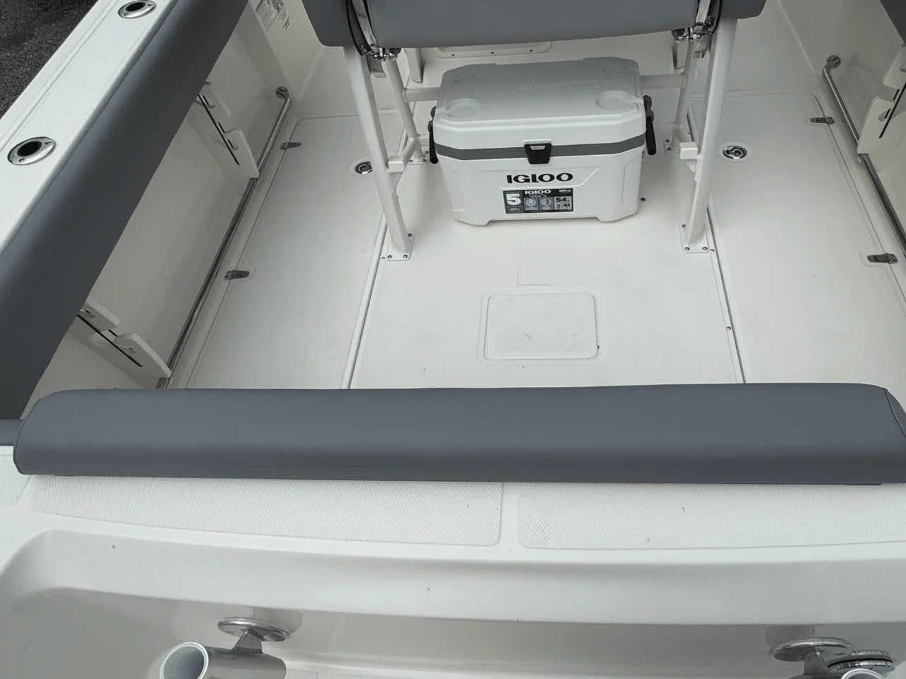 2026 Boston Whaler 230 Outrage 23.0 feet, Clearwater, Florida #8