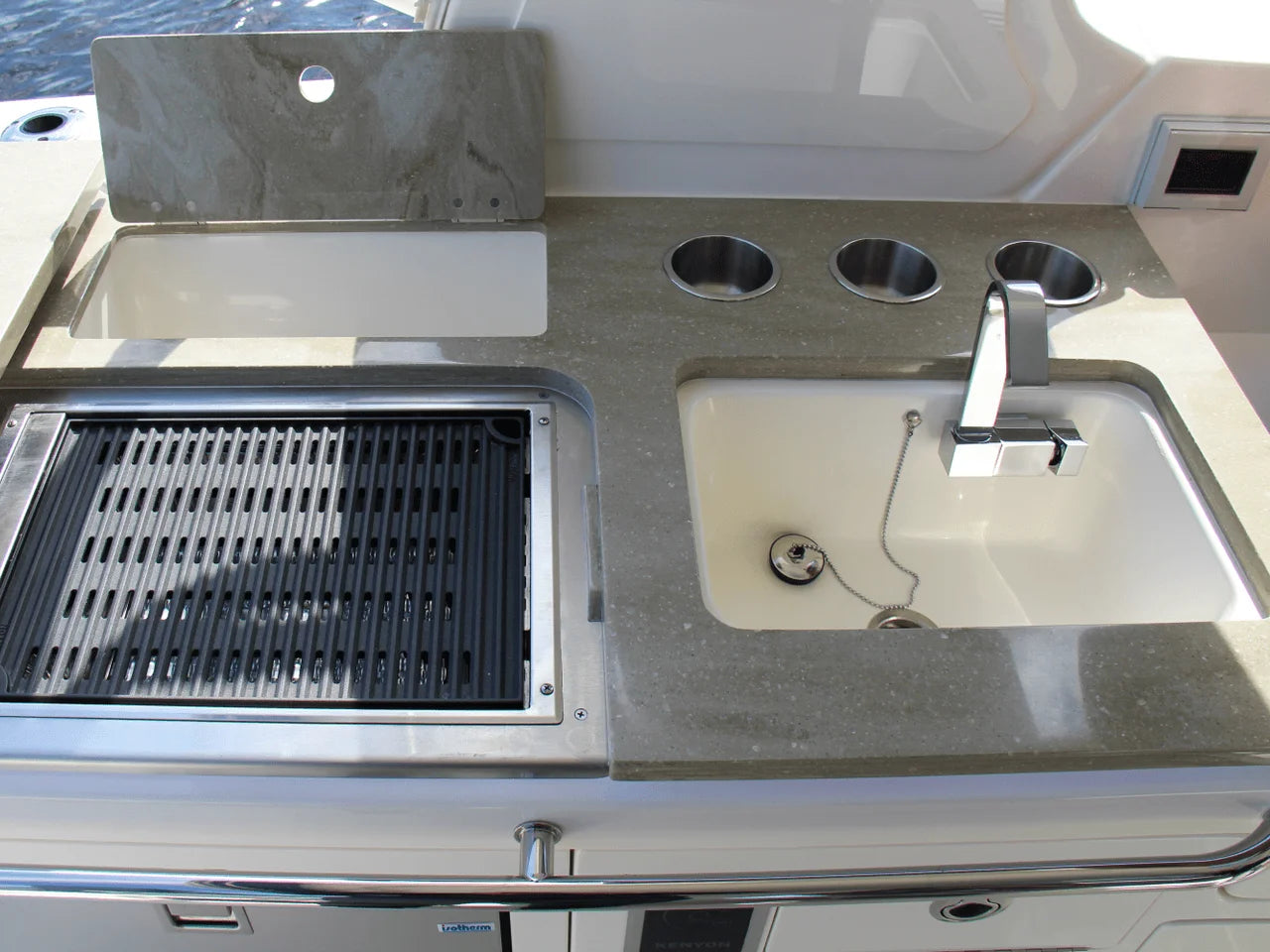 2025 Boston Whaler 380 Realm 38.0 feet, Clearwater, Florida #33