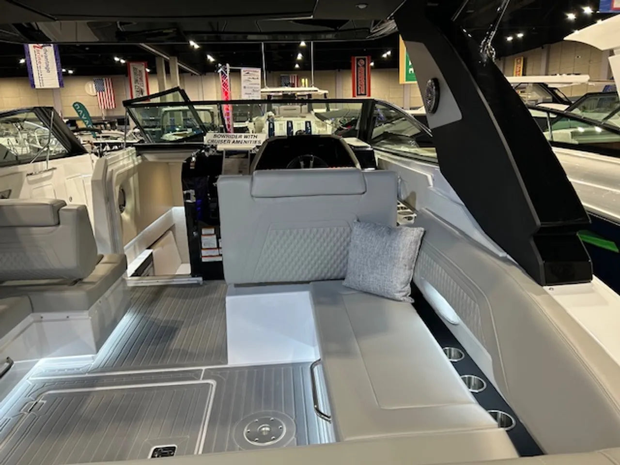 2026 Cruisers Yachts 34 GLS Outboard 34.0 feet, Clearwater, Florida #17