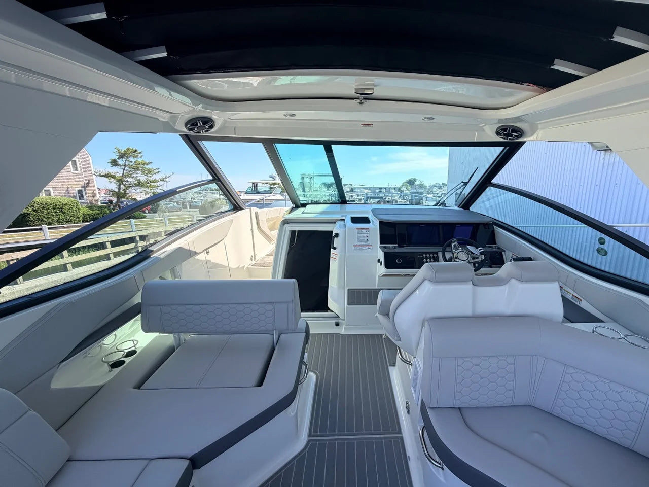 2026 Sea Ray Sundancer 320 Outboard 32.0 feet, Clearwater, Florida #15