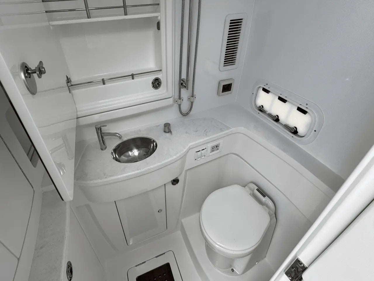 2025 Intrepid 41 PANACEA 41.0 feet, Clearwater, Florida #40