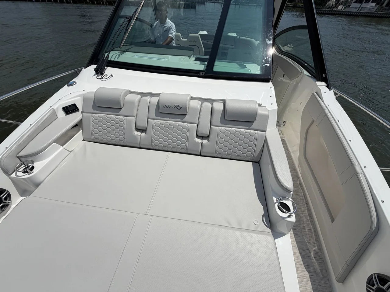 2026 Sea Ray Sundancer 320 Outboard 32.0 feet, Clearwater, Florida #33