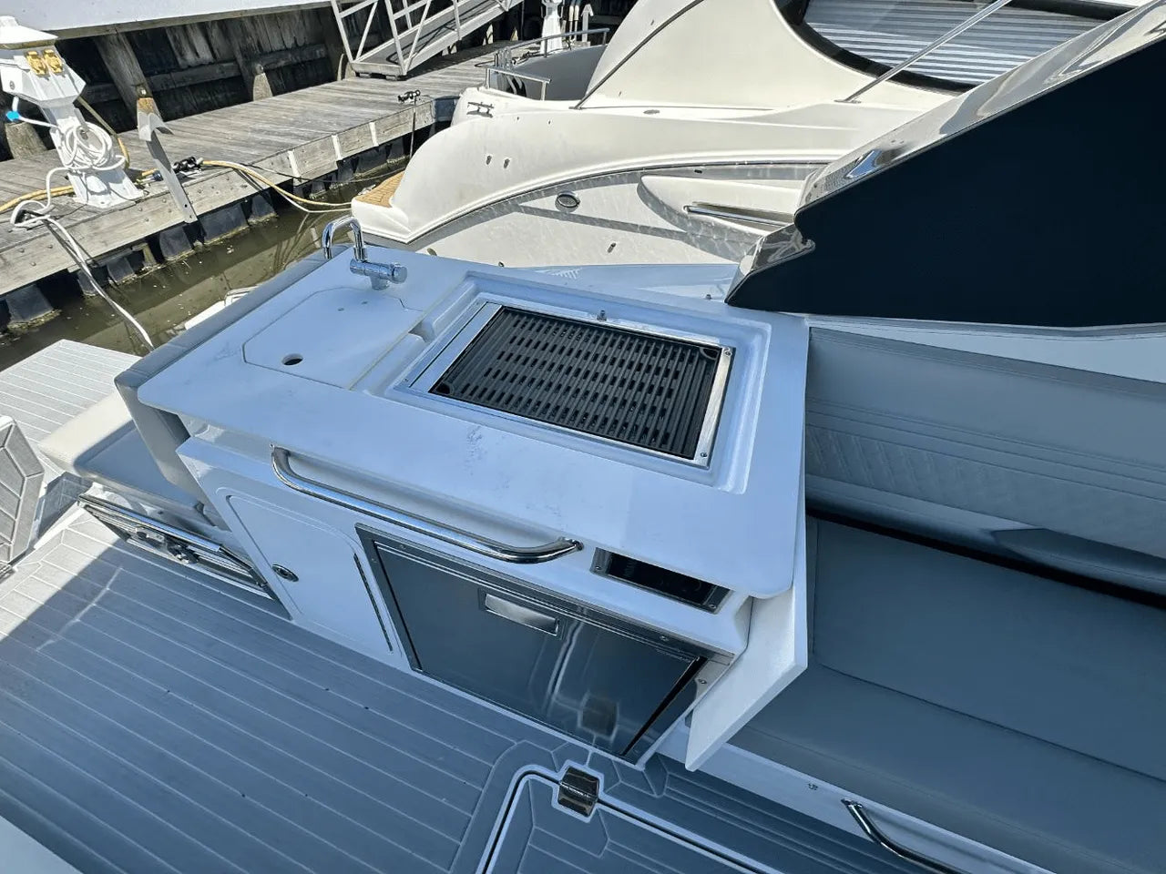 2025 Cruisers Yachts 34 GLS Outboard 34.0 feet, Clearwater, Florida #25