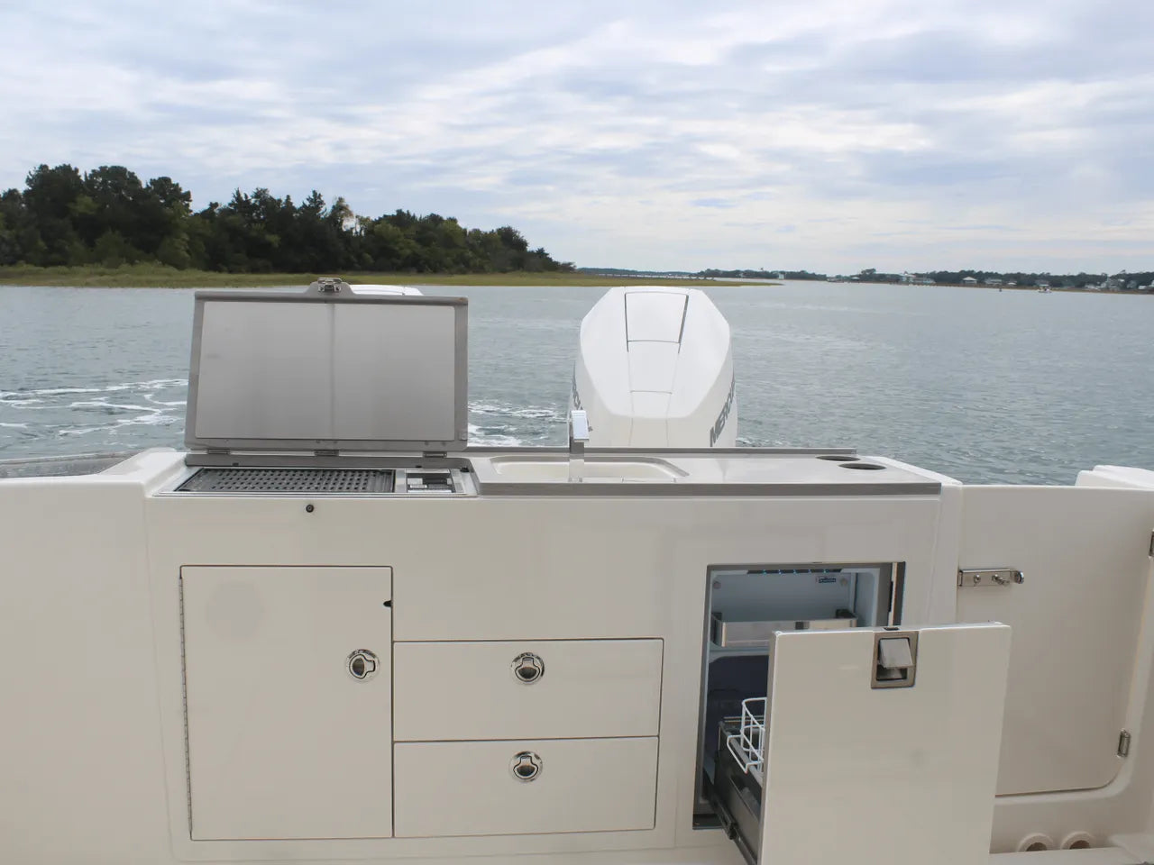 2026 Boston Whaler 330 Vantage 33.0 feet, Clearwater, Florida #20