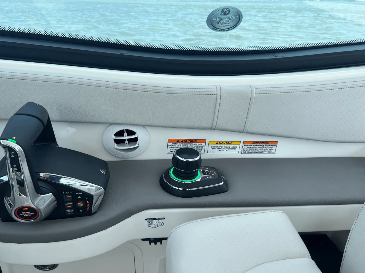 2025 Sea Ray Sundancer 320 Outboard 32.0 feet, Clearwater, Florida #36