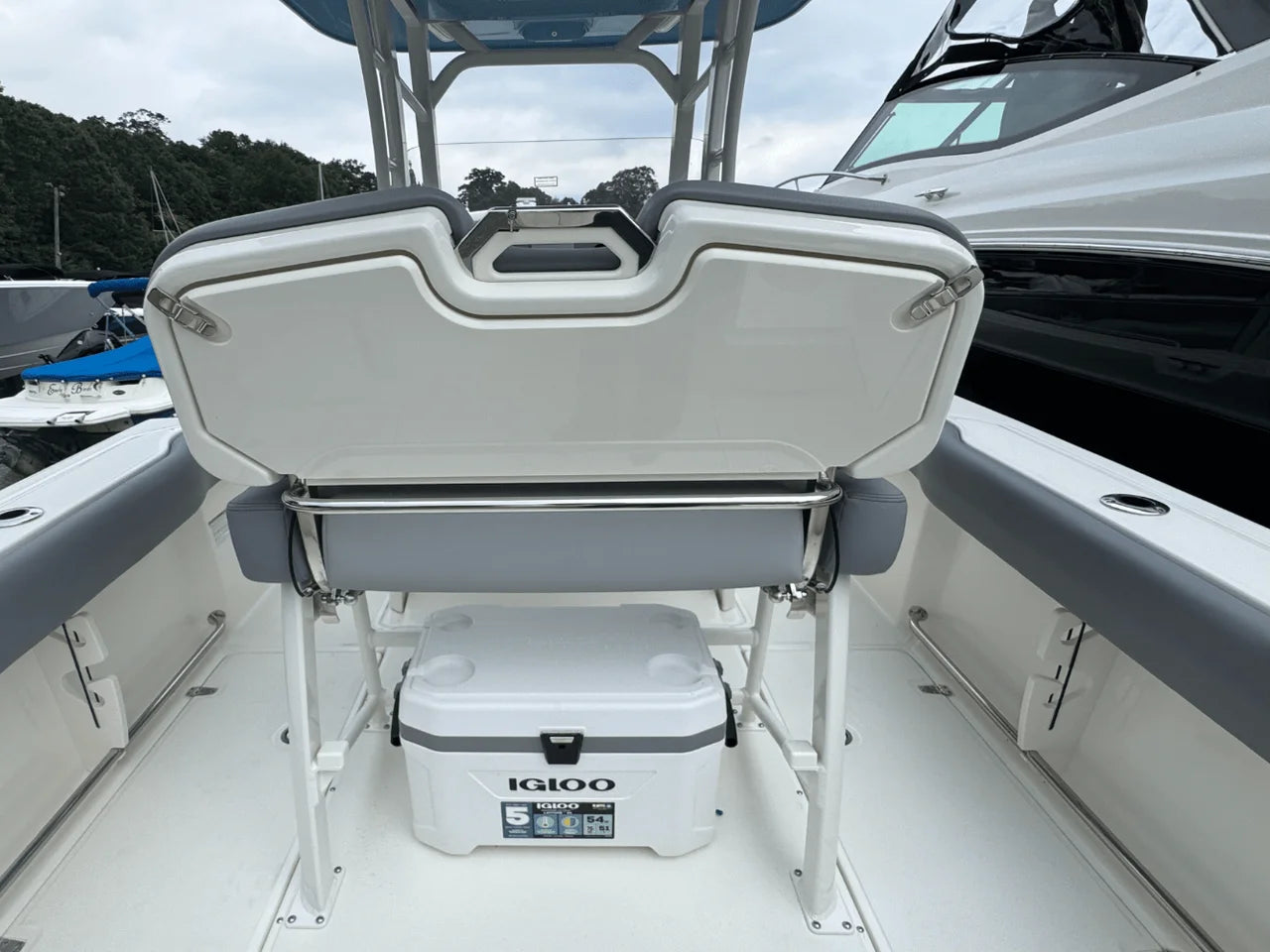 2026 Boston Whaler 230 Outrage 23.0 feet, Clearwater, Florida #18