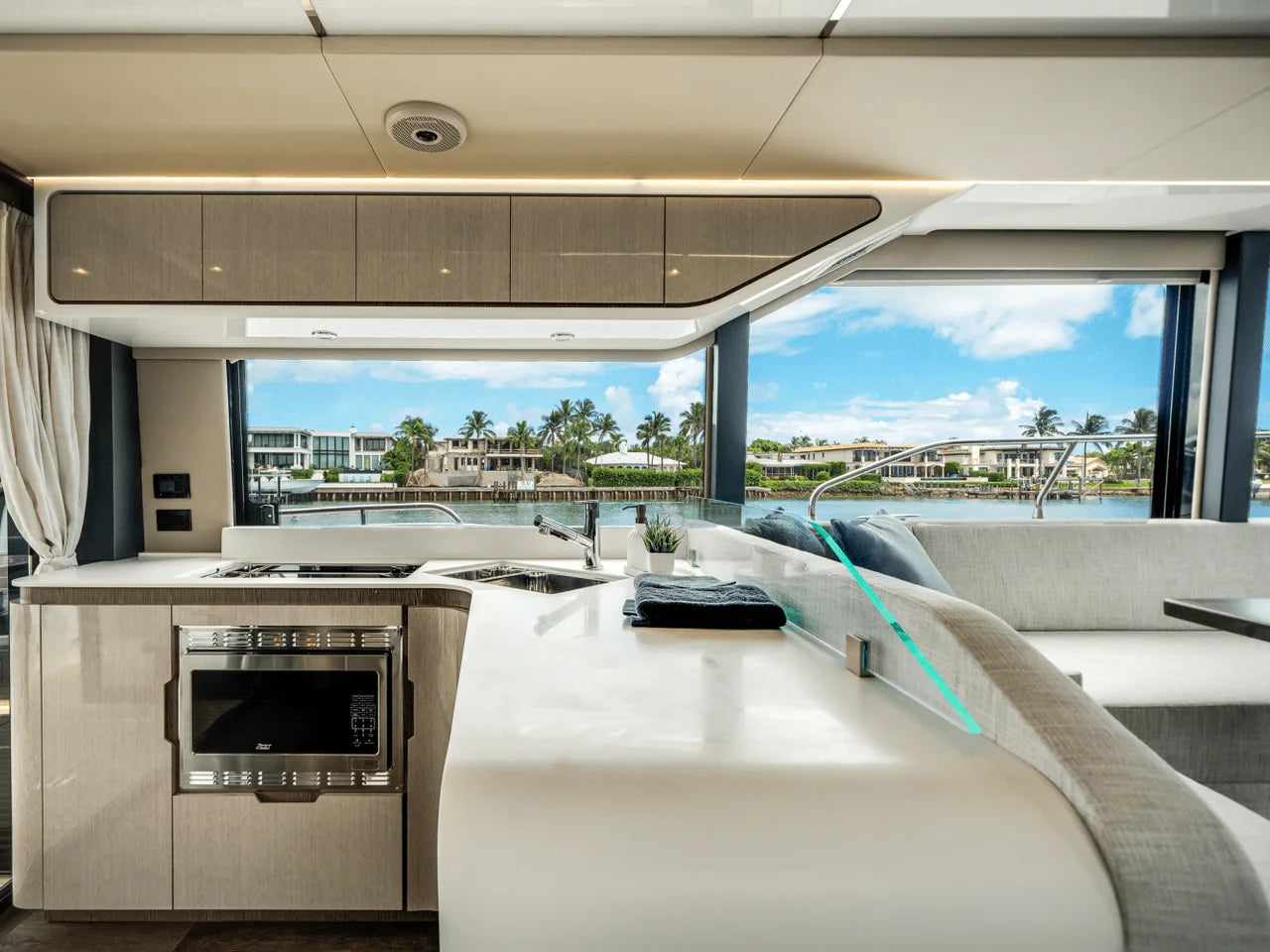 2026 Cruisers Yachts 57 FLY 57.0 feet, Clearwater, Florida #61