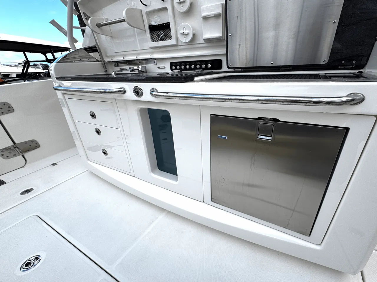 2025 Boston Whaler 420 Outrage 42.0 feet, Clearwater, Florida #11