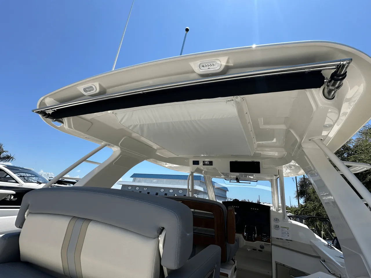2025 Boston Whaler 350 Realm 35.0 feet, Clearwater, Florida #12
