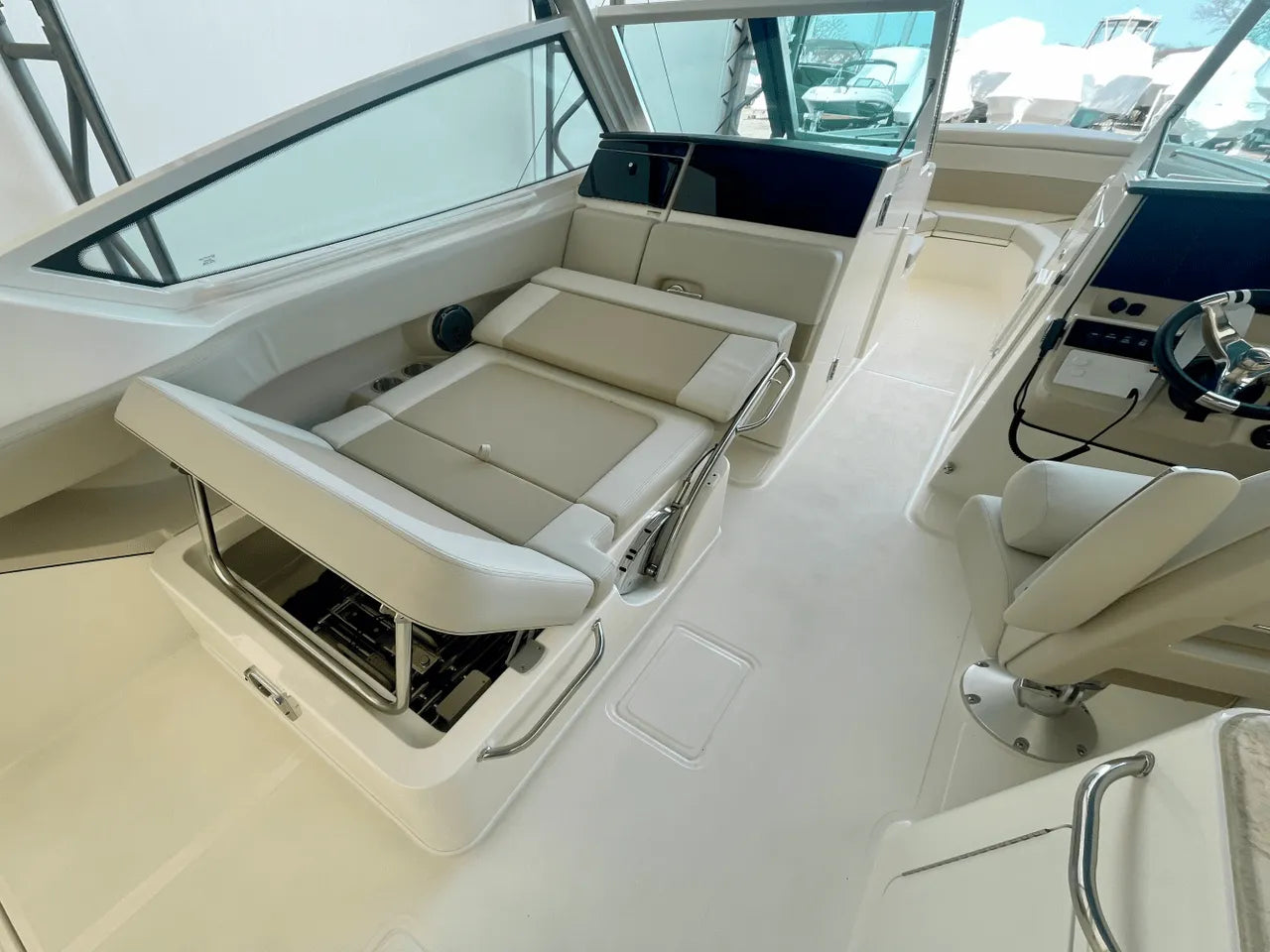 2025 Boston Whaler 280 Vantage 28.0 feet, Clearwater, Florida #17