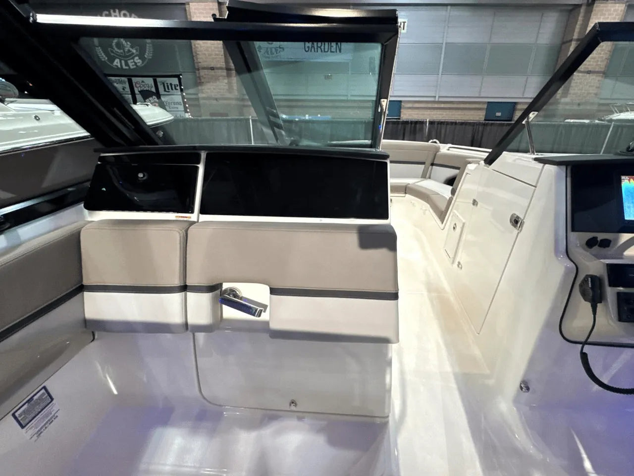 2025 Boston Whaler 280 Vantage 28.0 feet, Clearwater, Florida #19