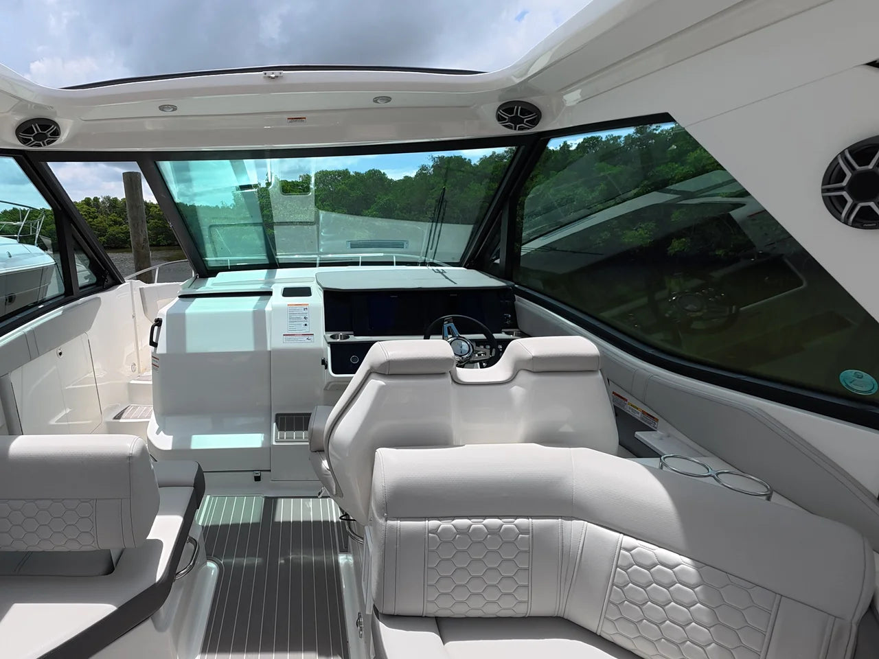 2026 Sea Ray Sundancer 320 Outboard 32.0 feet, Clearwater, Florida #31
